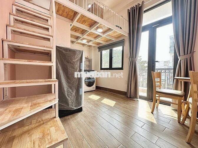 NGAY PHỐ ẨM THỰC PHAN XÍCH LONG,CĂN HỘ GÁC LỬNG BALCONY FULL TIỆN NGHI