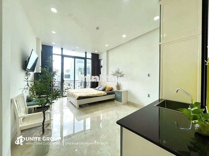 Căn Hộ Studio 42m2 Ban Công Full NT Thang Máy Gần Ngã Tư Phú Nhuận