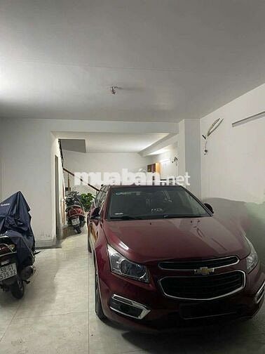 Cho thuê nhà nguyên căn 1 trệt 2 lầu, có 4pn, hẻm xe hơi. Nhà mới tinh