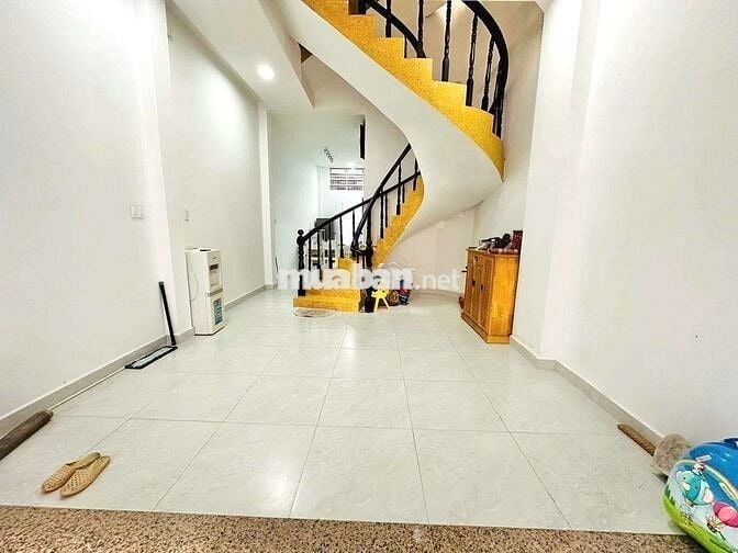 Nhà 3,5 tấm đường nội khu Tên lửa
