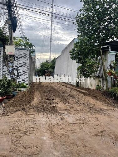 Bán Lô đất mặt tiền đường nhựa 10m ngay Cây Xăng Petro