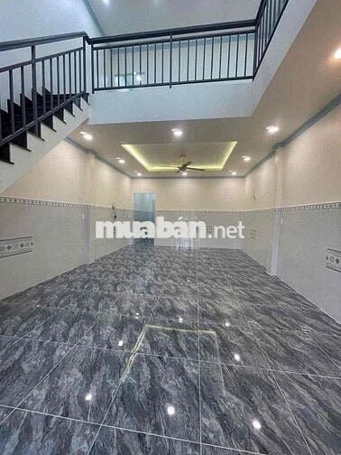 NHÀ GẦN CHỢ, TRƯỜNG HỌC. TRỆT LỬNG 3PN 2WC. SÂN XE HƠI