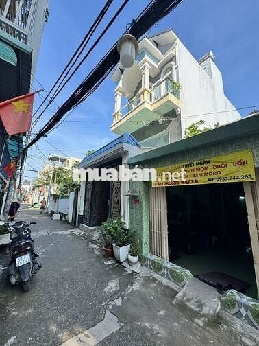 Bán Nhà Mặt Tiền Hẻm Đường Phạm Hữu Lầu, Giáp Phú Mỹ Hưng 4.6 x16 CHỉ
