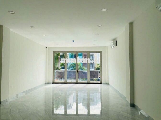 CHO THUÊ MẶT BẰNG KHU HIM LAM, QUẬN 7. DT 5X15M, THANG MÁY, MÁY LẠNH.
