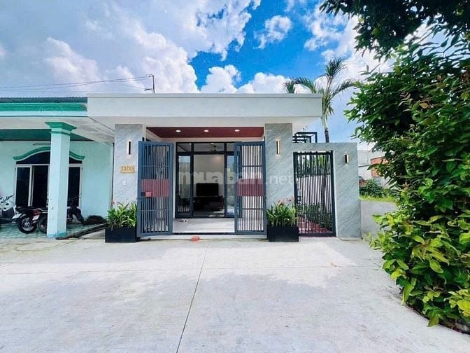 BÁN NHÀ VƯỜN 7,2 X 23M SÂN VƯỜN MÁT MẺ , THƯ GIÃN 