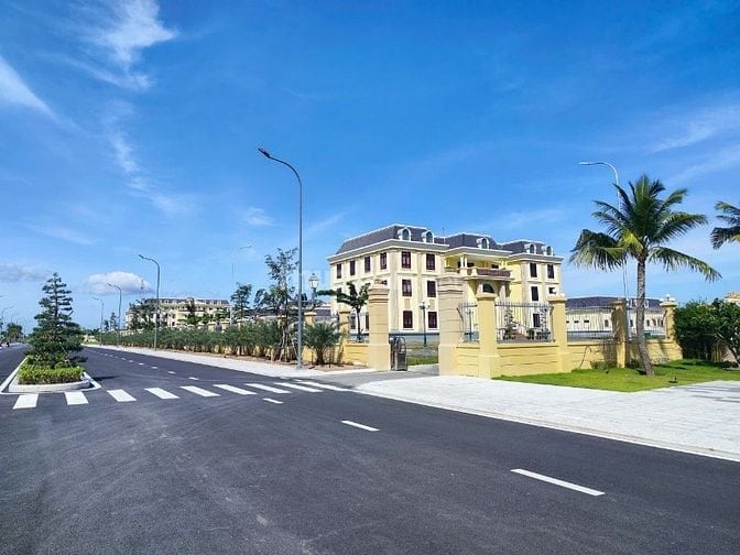 Nền đất Agora City 108m2 sổ riêng ngay trung tâm hành chính Thủ Thừa