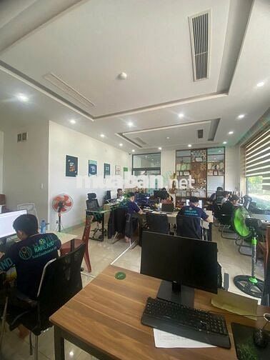 Cho thuê MB 65m2, mặt tiền 8m, Phạm Văn Đồng, Vincom
