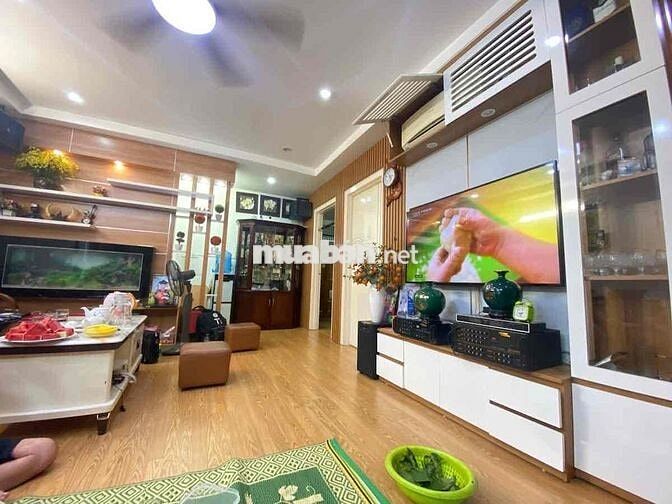 Bán nhà giá đầu tư 70m2 sổ đỏ tập thể phố Hồng Mai căn góc 3 ngủ view