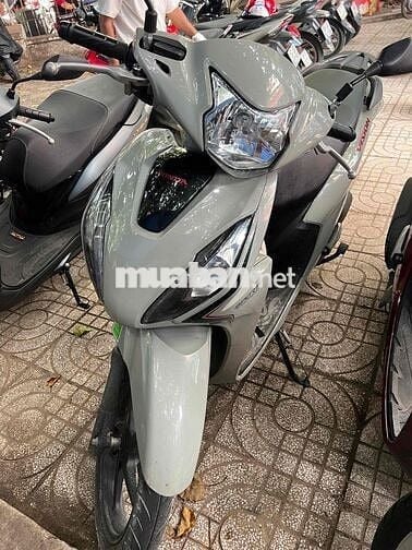 xe còn mới 98%,chính chủ công chứng sang tên