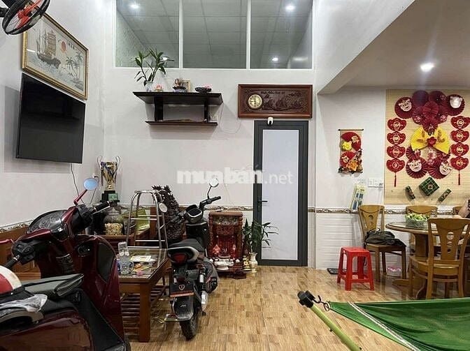 NHÀ TRỆT LẦU 56M2 (5.5x8.6, NỞ HẬU 8.2), TRUNG TÂM, GIÁ 2 ĐỒNG TL
