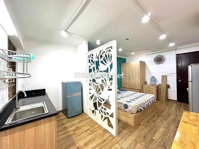 trống sẵn studio giá rẻ ngay mặt tiền Tân Vĩnh, sát bên Q1