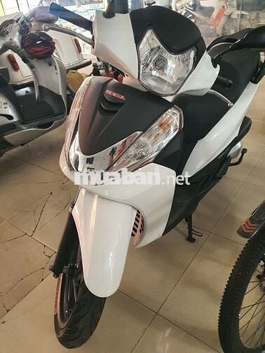 Gđ cần bán Sh 300i 2015
