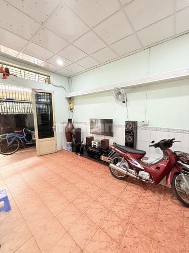 Nhà Rẻ - P.11 Tân Bình - 5x36 176m2 - Chỉ 12 đồng