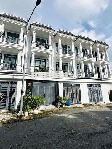 Bán nhà sr hoàn công mơia tinh