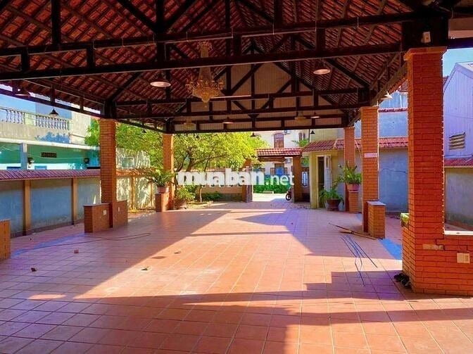 Cho thuê 455m2 mặt bằng kinh doanh Phạm Văn Đồng
