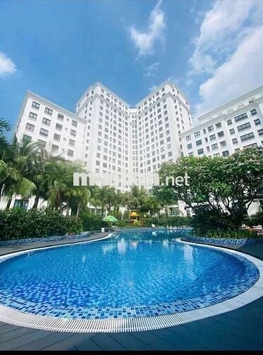 Bán chung cư Eco Việt Hưng- 2PN- Lô Góc-Tầng Đẹp- View bể bơi.Hơn 4 tỷ