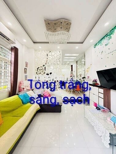 Nhà Đẹp, 3 Tầng, HXH, Không Gian Xanh Mát, Gần Vincom Quang Trung
