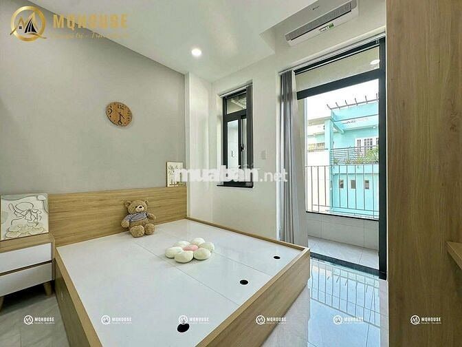 Căn hộ full nội thất ban công thoáng mát Nguyễn Thị Minh Khai Q1