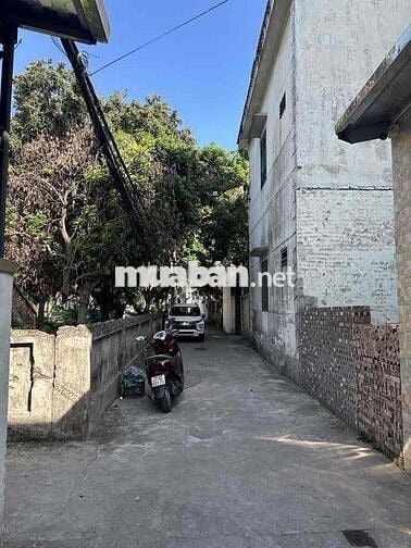 Bán Mảnh Đất Ngay Sát Ngọc Thuỵ,LB Ô Tô 7 chỗ Đỗ Vào Đất chỉ 7,x tỷ