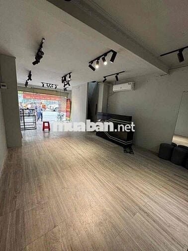 Mb kinh doanh ngay hà đô rộng 60m2 ở CMT8 Q10