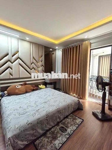 Việt Hưng,Nhà Mới Ở Ngay Full Nội Thất 36M 5tầng chỉ 6,xty-Ô Tô Đỗ Cua