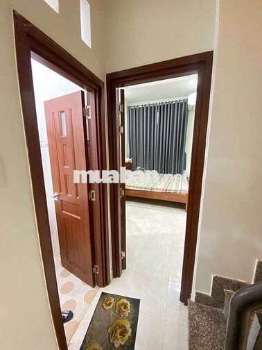Tôi kẹt tiền cần bán căn nhà đường Huỳnh Tấn Phát Quận 7 Hồ Chí Minh