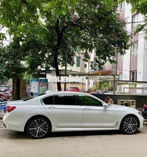 BMW 7 Series 2***00 km