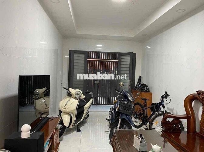 Nhà cho thuê hẽm xe hơi Tân Hoá, 3 phòng ngủ  mới đẹp