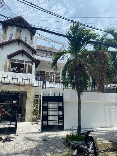 Bán nhà 3 tầng BT, 8x20m, XÔ VIẾT NGHỆ TĨNH, P.25, Cách Hutech 50m,