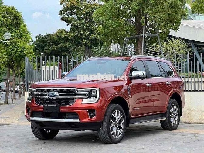 🔥 Ford Everest Titanium 4x4 - Cực chất Full Option