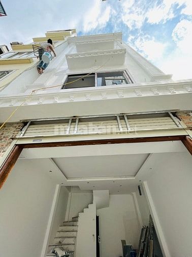 Nhà mình 4 tầng dt 35m giá bán 7,5 tỷ  .Tại ngõ 211 phố khương trung