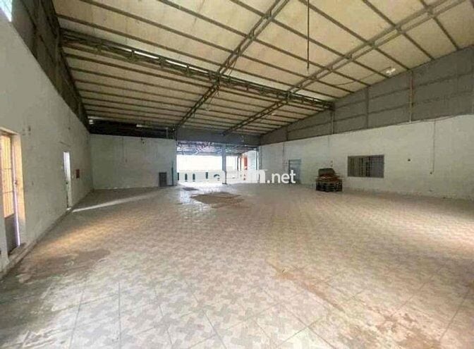Cho thuê kho, xưởng 700m2 gần chợ đầu mối Hóc Môn