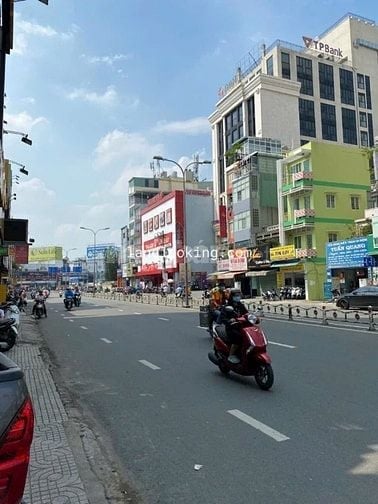 Mặt Tiền Phan Đăng Lưu. 4x20, 5 tầng, 22,9 tỷ giá tốt thị trường 