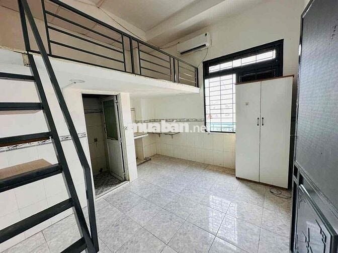 🔥PHÒNG GÁC CỬA SỔ TRỜI - HÀNH LANG GIÁ RẺ Ở ĐƯỢC 4 NGƯỜI NGAY TRUNG TÂ