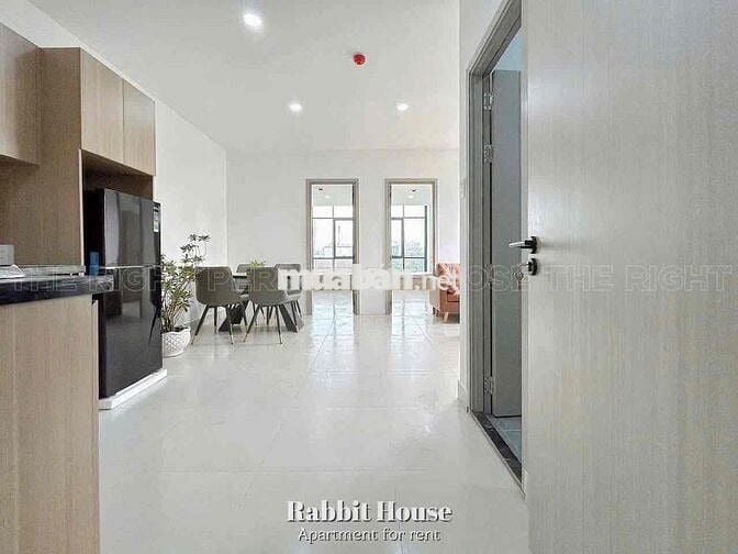 Căn hộ 2PN full nội thất, cửa sổ lớn thoáng Trần Hưng Đạo quận 5