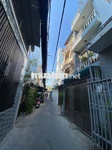 Nhà khu vực Phú Thuận  DT 43m2, 3 Phòng ngủ ,có sân để xe.