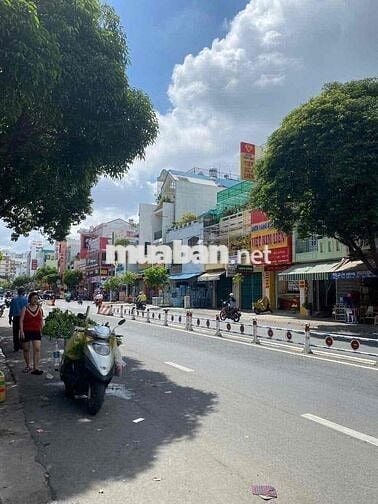 BÁN NHÀ MẶT TIỀN CHỢ P18 Q.TÂN PHÚ - 2 MẶT TIỀN TRƯỚC SAU