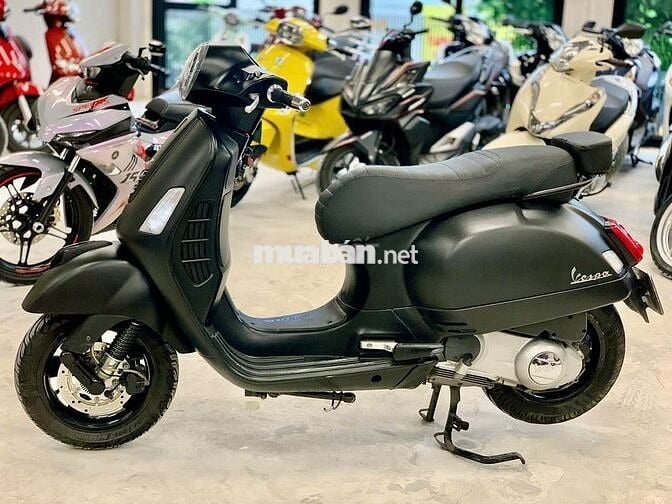 Piaggio Vespa GTS 300 2018 NHƯ MỚI