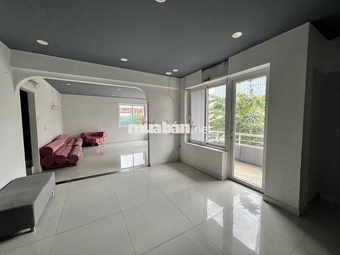 Góc 2MT Nguyễn Huệ giá chưa tới 100tr? 100m2 vừa vặn cho studio, spa..