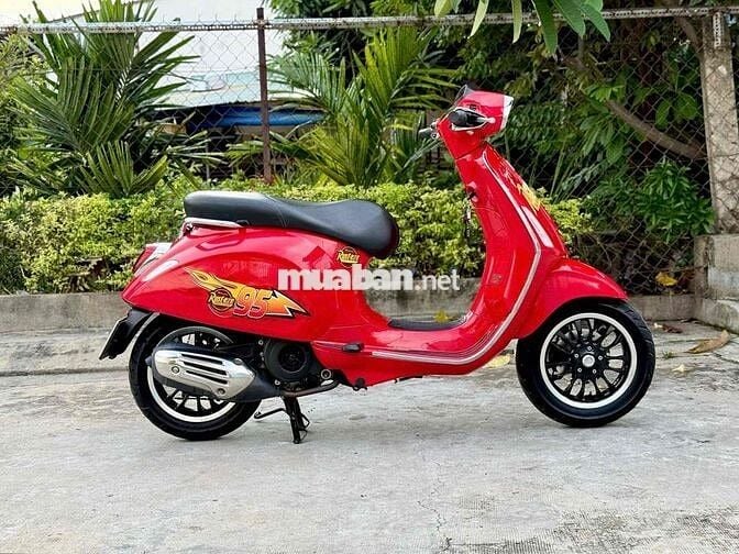 vespa đèn vuông 2018