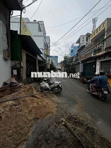 cho thuê lam vp,kho,cty 8,2m dài 22m nở hậu 9.2m