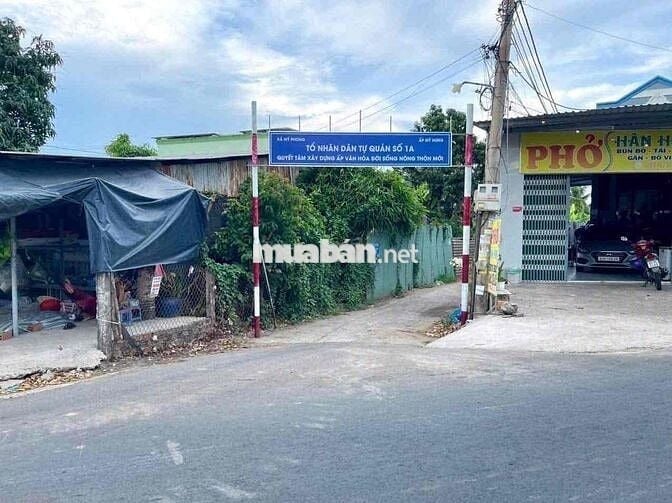 Nhà sát bên Quãng Trường - Mỹ Tho