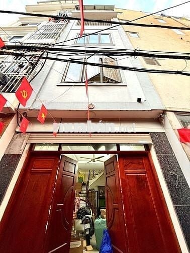 Cần bán gấp nhà Hồ Tùng Mậu , Cầu Giấy, diện tích:30m2 x 4 tầng, 8 tỷ