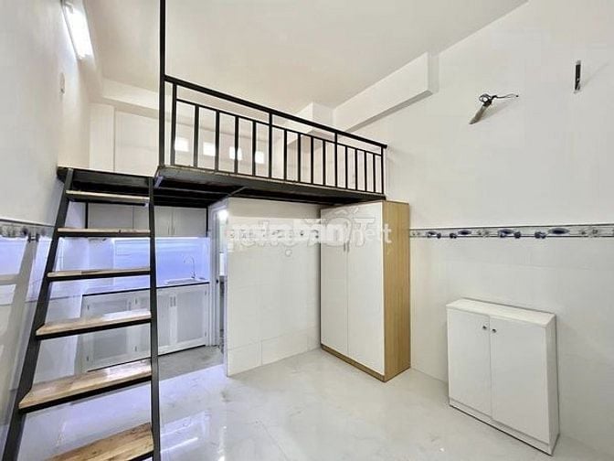 Phòng Gác lửng _ Mới 100% _ Nội thất cơ bản  _ Miễn phí giữ XE Tháng