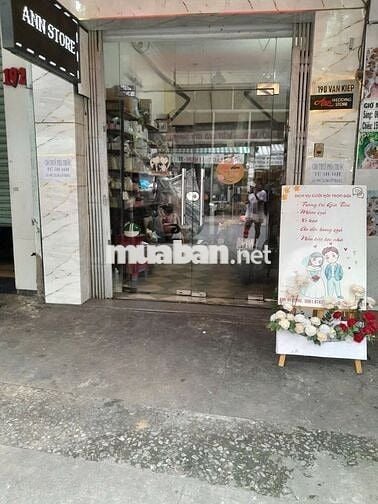 Cho thuê vỉa hè trước nhà bán mặt hàng mang đi