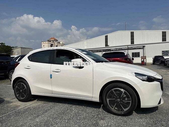 Mazda 2 Sport Luxury 1.5L Nhập Thái mới 100% vin24