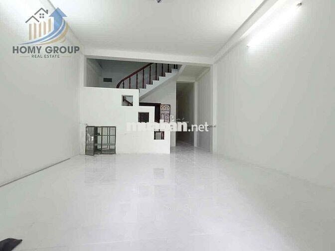 GẦN ĐẠI HỌC NGÂN HÀNG NHÀ MẶT TIỀN CÔNG VIÊN 1 LẦU 4PN 2WC Ở + VPCTY
