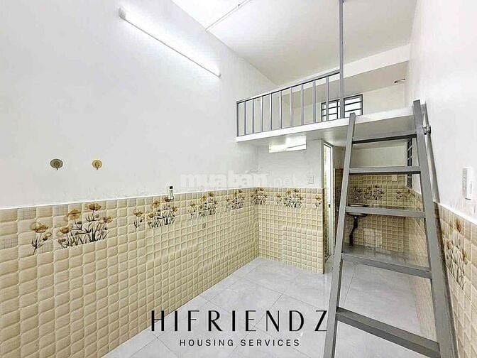 PHÒNG TRỌ CÓ MÁY LẠNH - CỬA SỔ TRỜI - BANCOL NGAY NGÃ TƯ BỐN XÃ