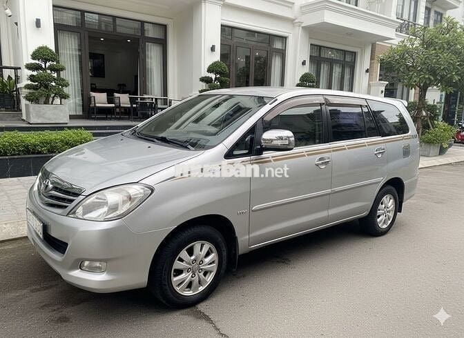 Toyota Innova 2010 V số tự động BSTP,xe GIA ĐÌNH