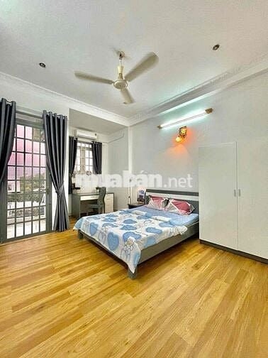 Căn hộ 1Pn 45m2 cửa sổ lớn với ban công thoáng ở Nơ Trang Long